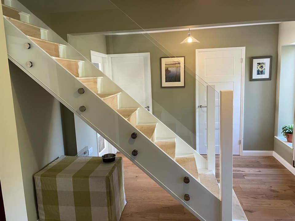 Stand-off glass balustrade